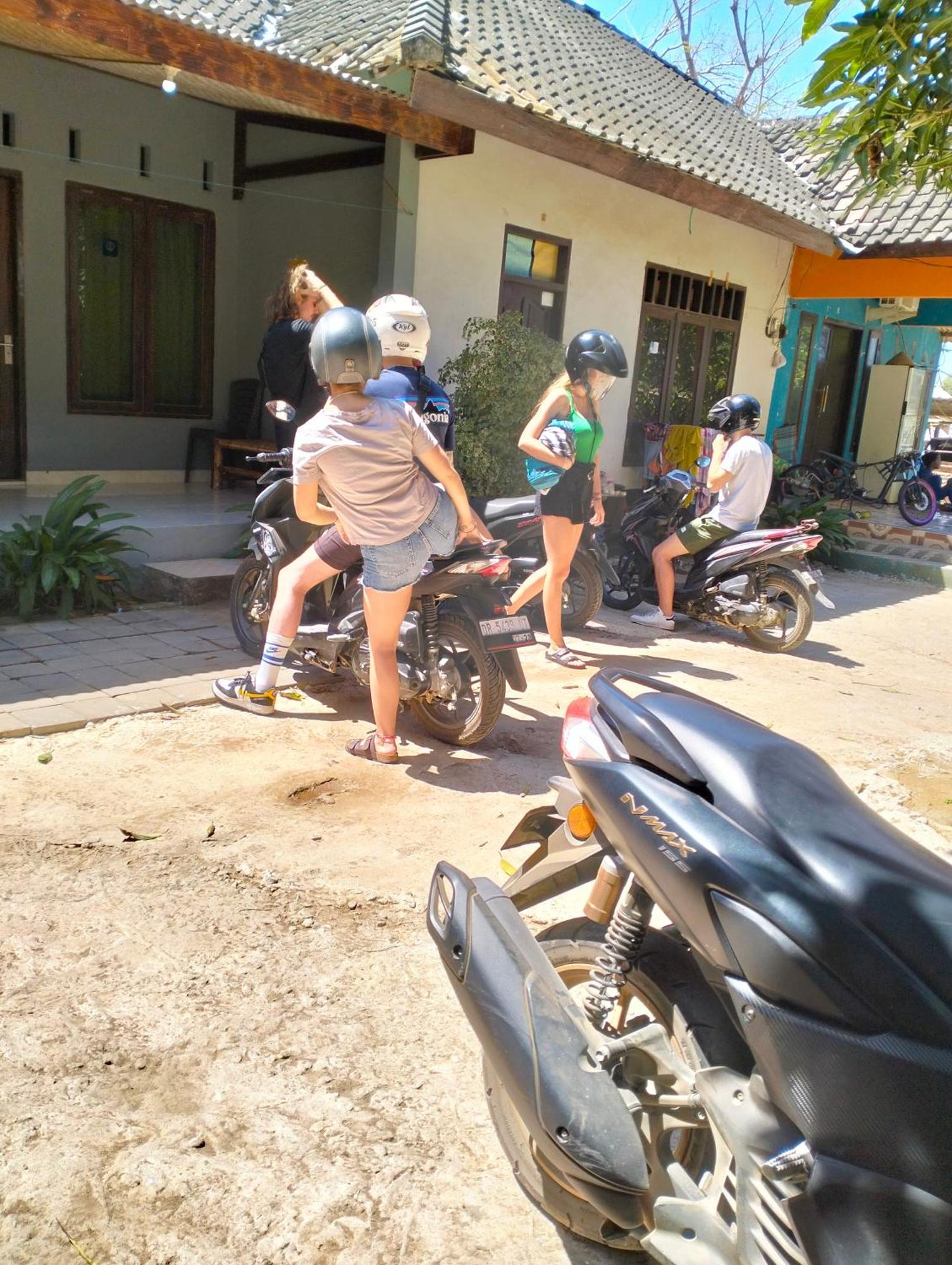 T&T Homestay Kuta  Exterior photo